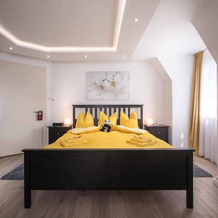 Max Aviation Villa & Apartments Berna Exterior foto